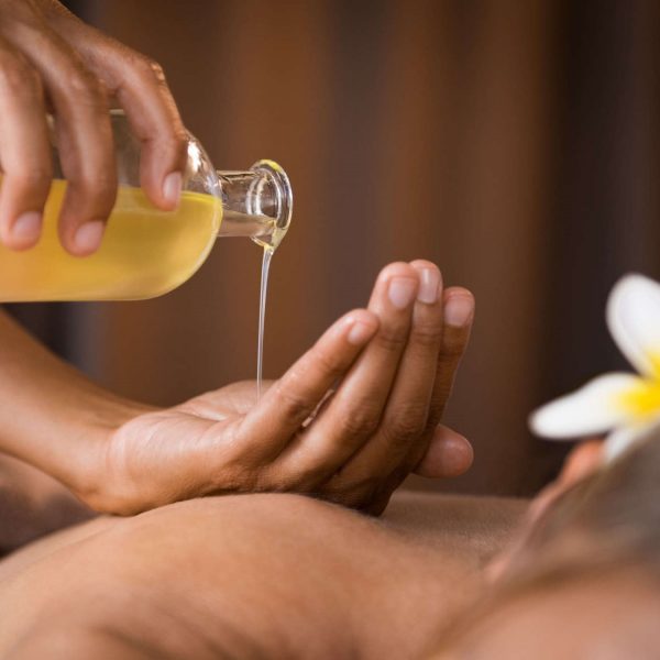 Réunifier les énergies avec le massage Ayurvédique
